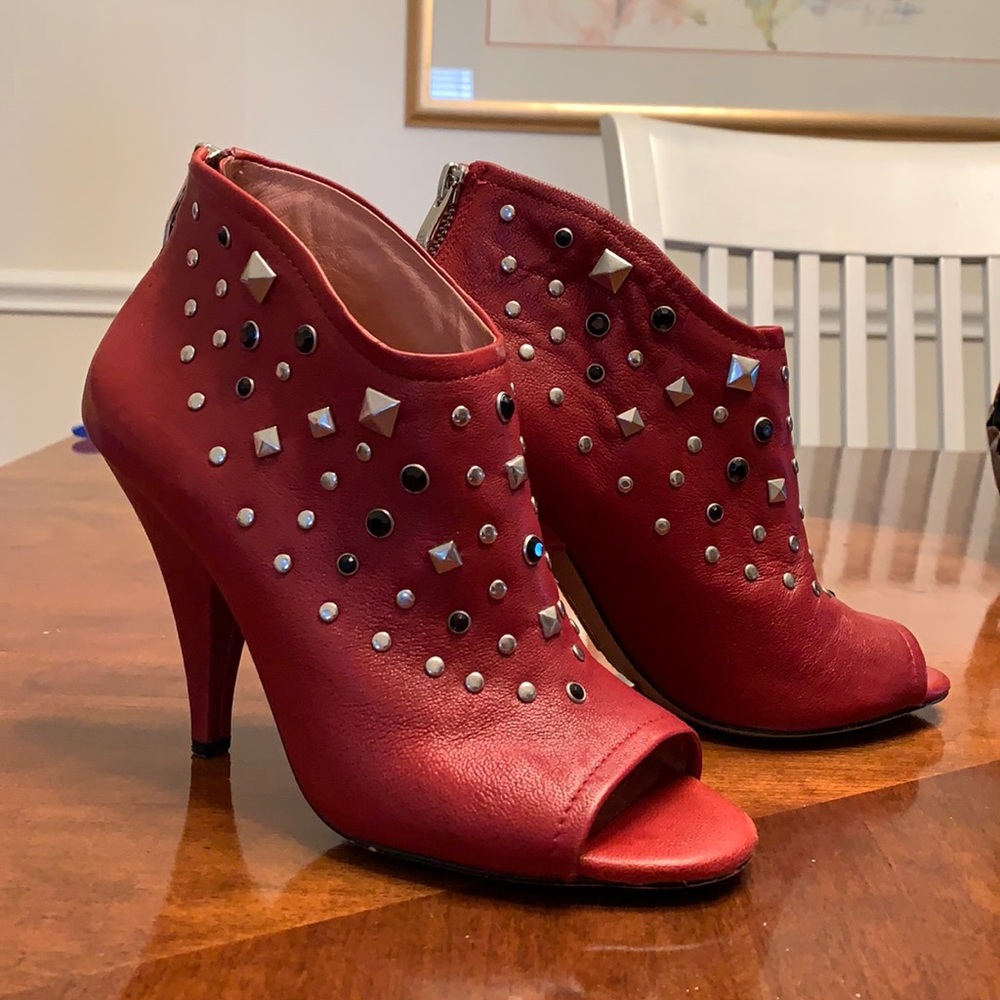 Vince Camuto Open Toe Booties size 6B